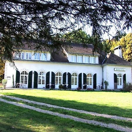 Auberge Du Lac De Mondon Mailhac-sur-Benaize Exterior foto